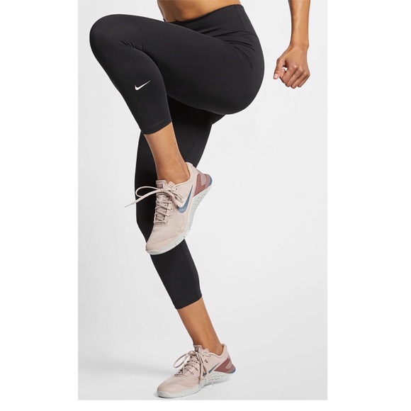 The Nike One Tights - Picture 2 of 7